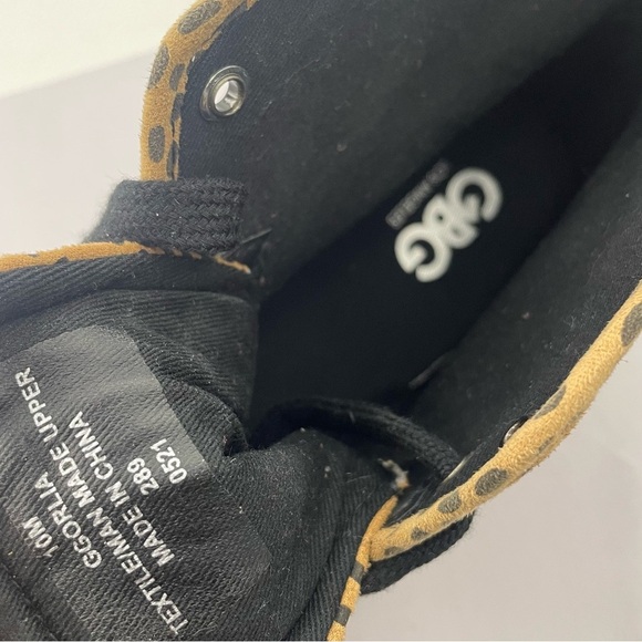 GBG Los Angeles Tan and Black Polka Dot Sneakers - Picture 9 of 10
